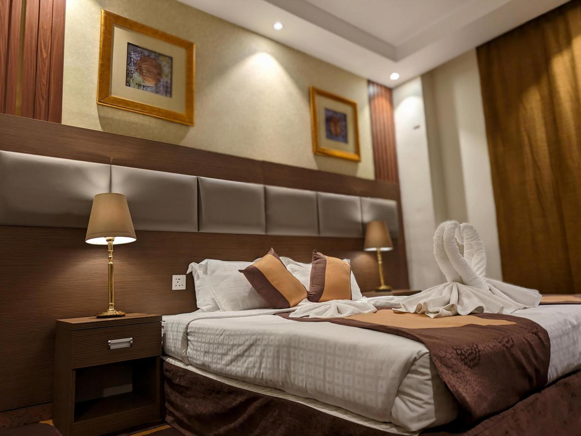 אל-מדינה Qasr Al Ansar Golden Tulip Hotel מראה חיצוני תמונה