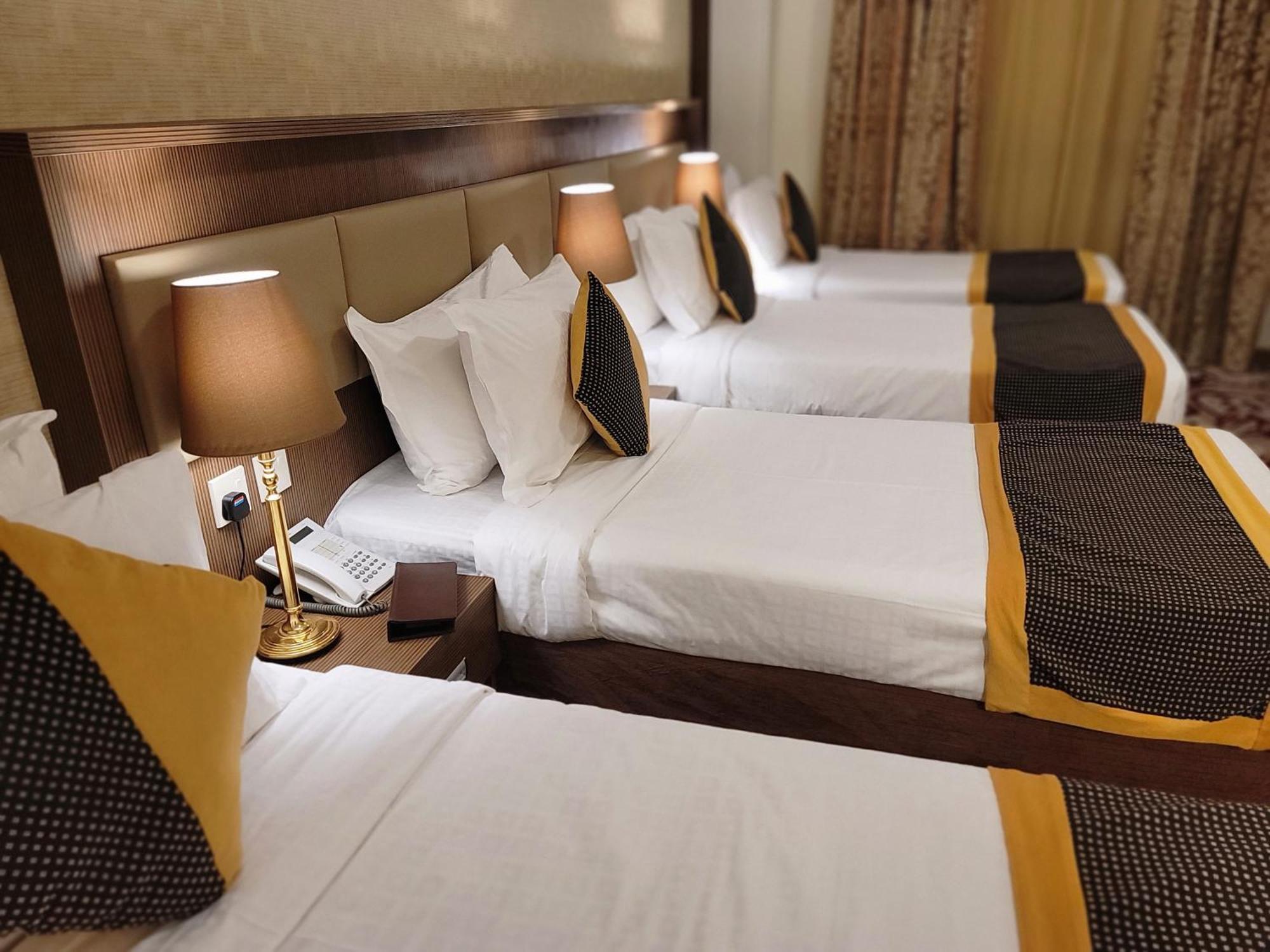 אל-מדינה Qasr Al Ansar Golden Tulip Hotel מראה חיצוני תמונה