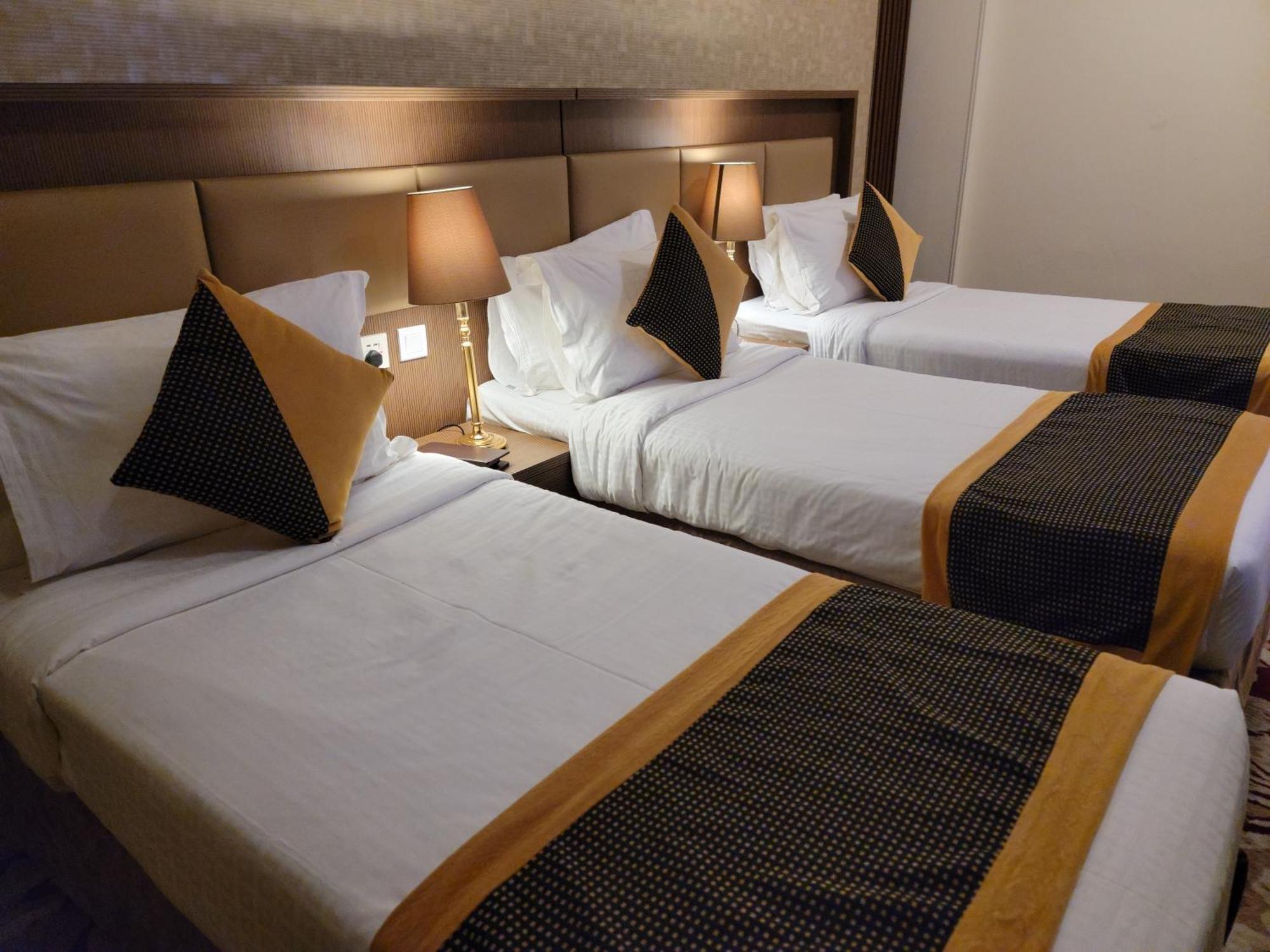 אל-מדינה Qasr Al Ansar Golden Tulip Hotel מראה חיצוני תמונה